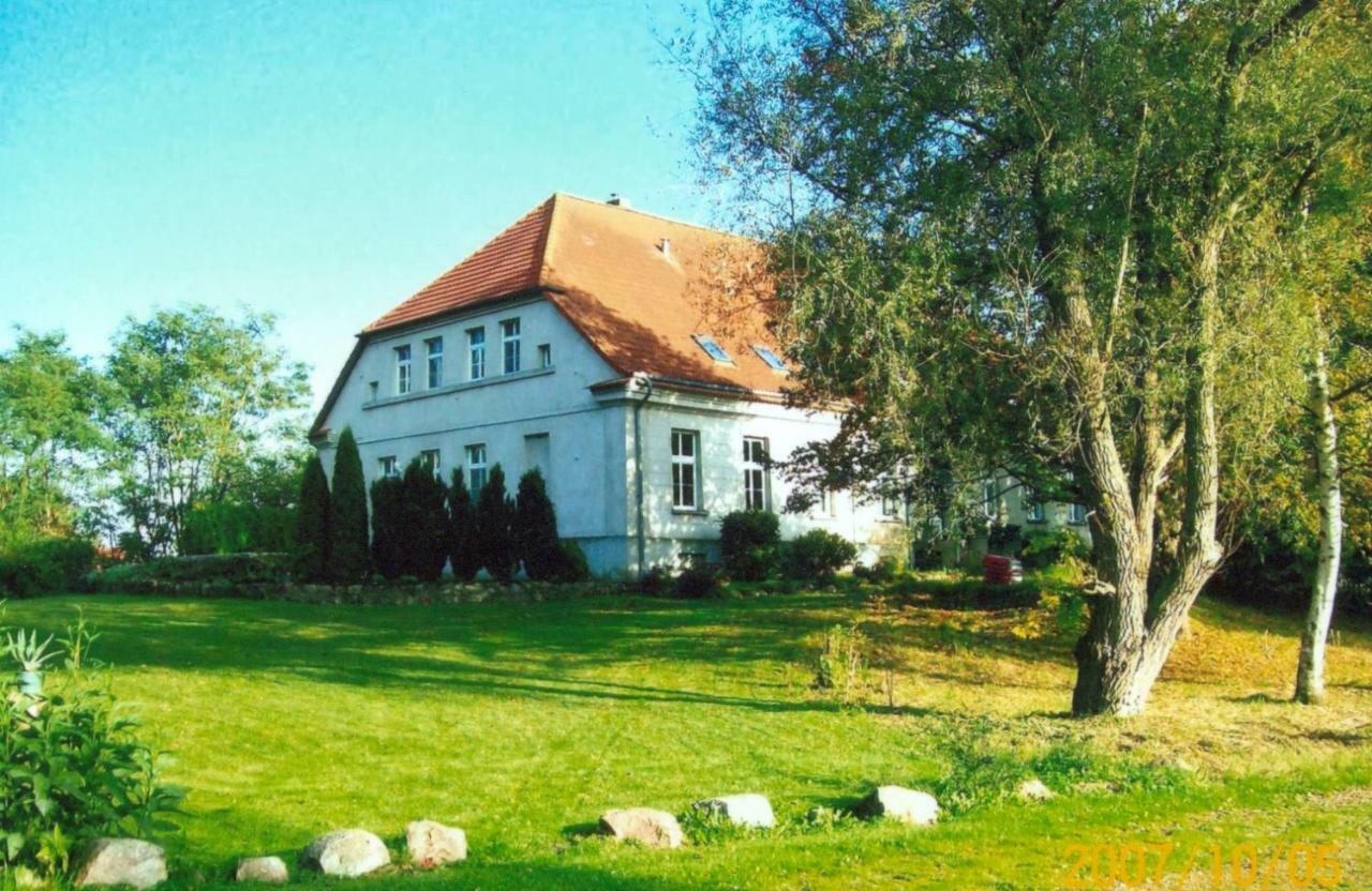Apartamento Gutshaus Alt-Jargenow Alt Jargenow Exterior foto
